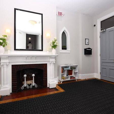 Large Stylish Newbury Street Studio W/ Kitchen Бостон Екстер'єр фото