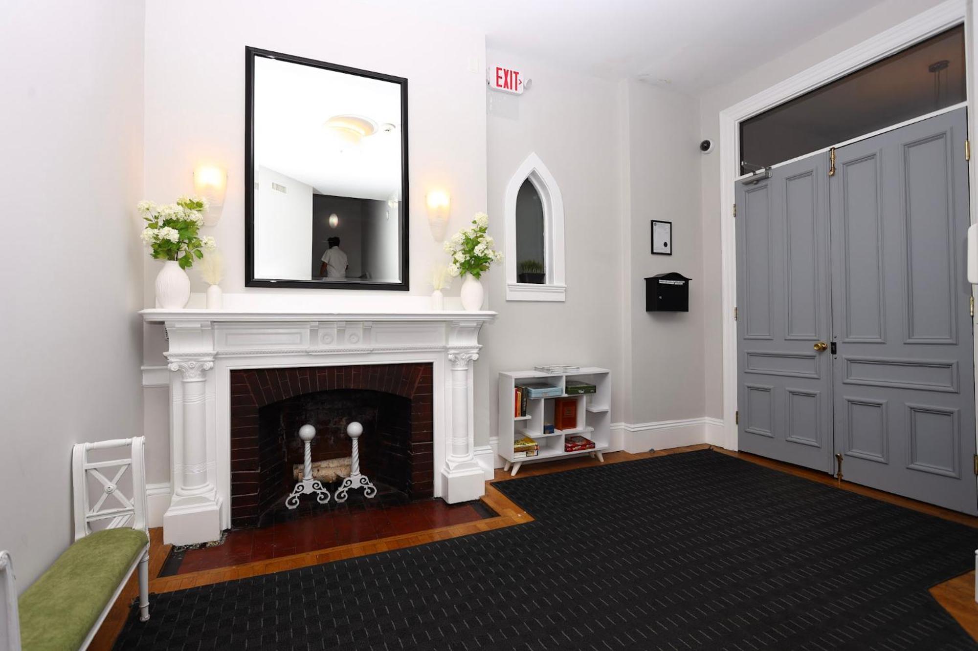 Large Stylish Newbury Street Studio W/ Kitchen Бостон Екстер'єр фото